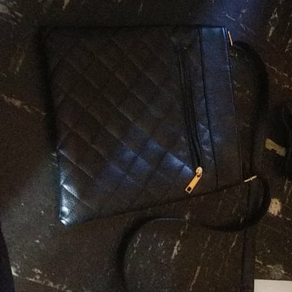 Purse - Picture 1 of 1